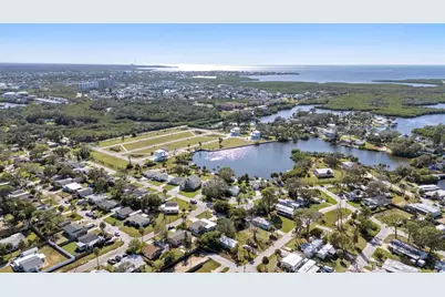 4905 Largo Terrace, New Port Richey, FL 34652 - Photo 10