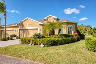 2227 Nottingham Greens Dr, Sun City Center, FL 33573 - Photo 2