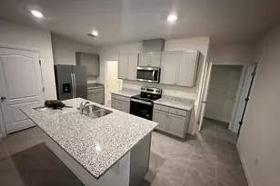 687 Park Pl Blvd, Davenport, FL 33837 - Photo 4