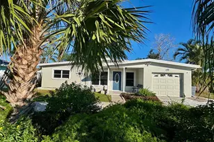 941 Palm Dr, Belleair Beach, FL 33786 - Photo 2