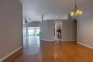 15017 Shaw Rd, Tampa, FL 33625 - Photo 6