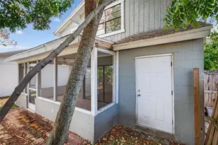 10408 Rosemount Dr, Tampa, FL 33624 - Photo 4