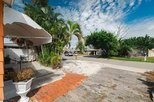 13320 2nd St E, Madeira Beach, FL 33708 - Photo 6