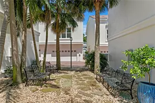 220 7th Ave N, Saint Petersburg, FL 33701 - Photo 4
