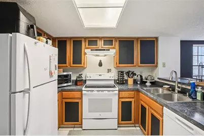 2316 Fletchers Point Circle, Tampa, FL 33613 - Photo 8