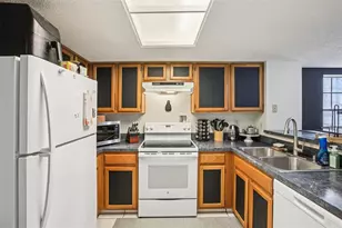 2316 Fletchers Point Cir, Tampa, FL 33613 - Photo 8