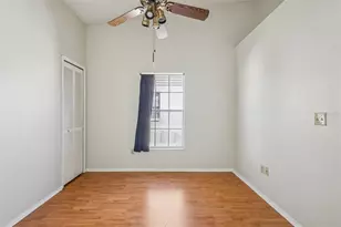 2316 Fletchers Point Cir, Tampa, FL 33613 - Photo 14