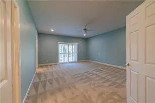 6249 Vista Verde Dr W, Saint Petersburg, FL 33707 - Photo 18