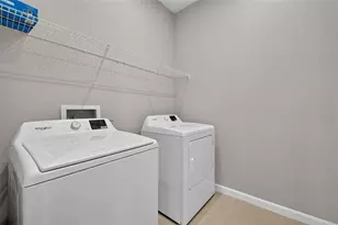 9240 Derbyshire Dr, Parrish, FL 34219 - Photo 36