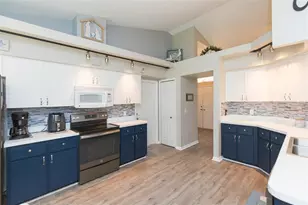 11321 Copley Ct, Spring Hill, FL 34609 - Photo 10