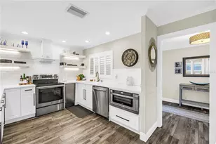 196 1st St W, Tierra Verde, FL 33715 - Photo 38