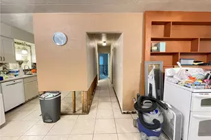 601 56th St N, Saint Petersburg, FL 33710 - Photo 28