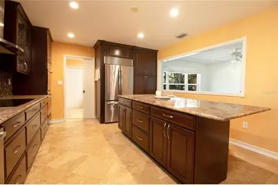 547 Oleander Way S, Saint Petersburg, FL 33707 - Photo 18