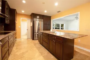 547 Oleander Way S, Saint Petersburg, FL 33707 - Photo 18