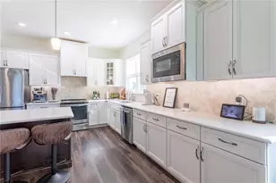 30501 Island Club Dr, Tavares, FL 32778 - Photo 16