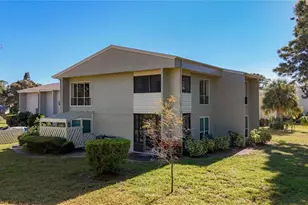 510 Windrush Bay Dr, Tarpon Springs, FL 34689 - Photo 28