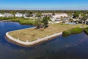 510 Windrush Bay Dr, Tarpon Springs, FL 34689 - Photo 32