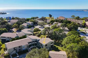 510 Windrush Bay Dr, Tarpon Springs, FL 34689 - Photo 2