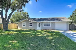 412 13th St NE, Ruskin, FL 33570 - Photo 2
