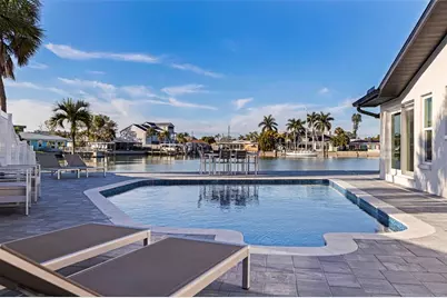 1514 Sea Gull Drive S, Saint Petersburg, FL 33707 - Photo 2