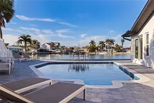 1514 Sea Gull Dr S, Saint Petersburg, FL 33707 - Photo 2