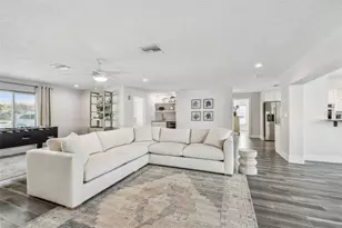 1514 Sea Gull Dr S, Saint Petersburg, FL 33707 - Photo 8