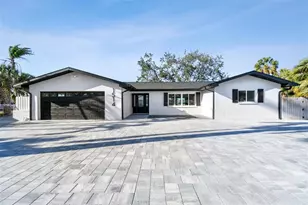 1514 Sea Gull Dr S, Saint Petersburg, FL 33707 - Photo 1