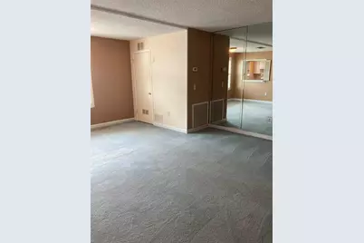 5750 80th Street N #D206, Saint Petersburg, FL 33709 - Photo 8