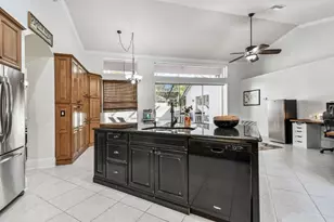 19204 Wind Dancer St, Lutz, FL 33558 - Photo 10