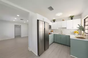 2520 W Knollwood St, Tampa, FL 33614 - Photo 4