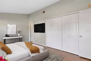 10006 87th St, Seminole, FL 33777 - Photo 16