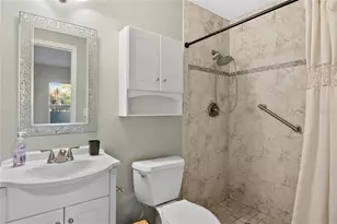 10006 87th St, Seminole, FL 33777 - Photo 18