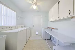 1619 Brookton Green Dr, Sun City Center, FL 33573 - Photo 24