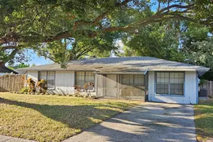 1734 Elise Marie Dr, Seffner, FL 33584 - Photo 1