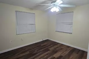 401 Skylark Ln NW, Port Charlotte, FL 33952 - Photo 14