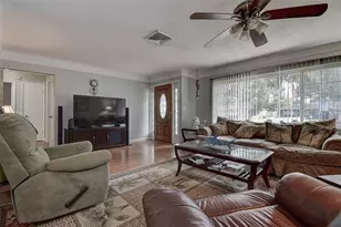 594 Deville Dr E, Largo, FL 33771 - Photo 6