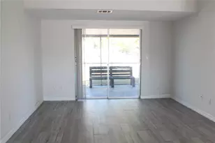 10115 Wheatley Hills Ct, Tampa, FL 33615 - Photo 2