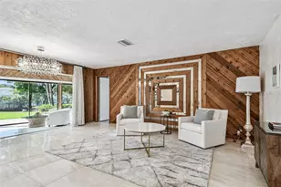 10073 S Yacht Club Dr, Treasure Island, FL 33706 - Photo 8