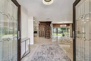 10073 S Yacht Club Dr, Treasure Island, FL 33706 - Photo 4
