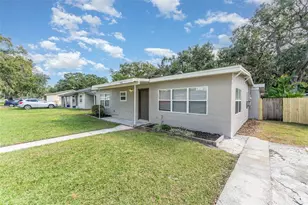 938 Golden Rule Ct S, Lakeland, FL 33803 - Photo 2