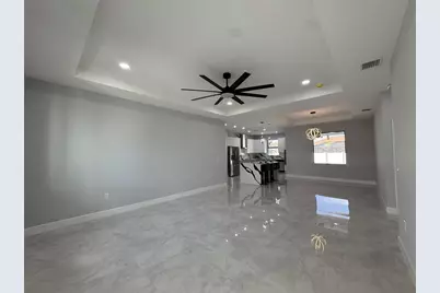 313 SE 31st Terrace, Cape Coral, FL 33904 - Photo 4