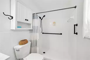 200 Glennes Ln, Dunedin, FL 34698 - Photo 18