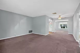9481 45th Pl N, Pinellas Park, FL 33782 - Photo 2