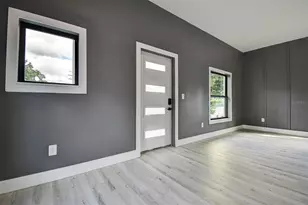 5200 7th Ave N, Saint Petersburg, FL 33710 - Photo 8