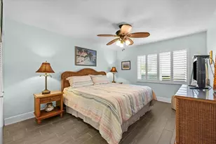 4730 Brittany Dr S, Saint Petersburg, FL 33715 - Photo 30