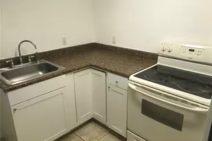 3943 Freedom Ave, Sarasota, FL 34231 - Photo 8