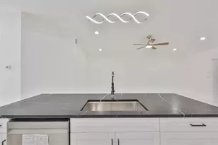 4423 Horseshoe Pick Ln, Valrico, FL 33594 - Photo 18