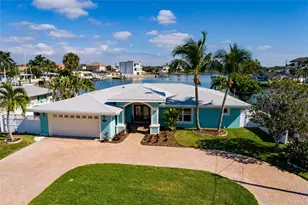 1440 Sea Gull Dr S, Saint Petersburg, FL 33707 - Photo 1