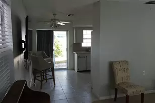 7809 38th Terrace N, Saint Petersburg, FL 33709 - Photo 4