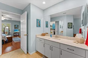 14460 Marina Way, Seminole, FL 33776 - Photo 32